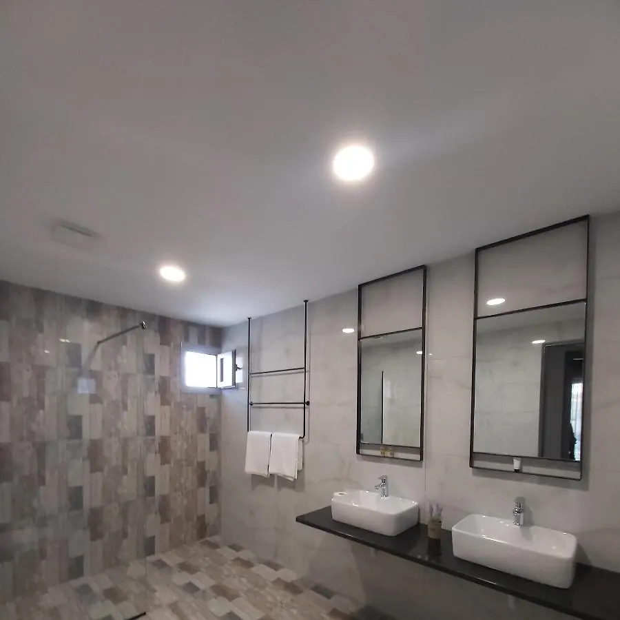 Dhima Hotel Himarë