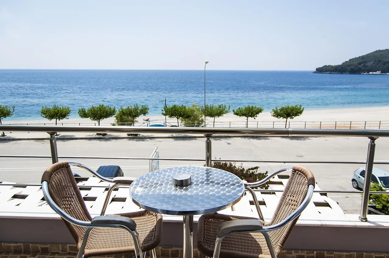 Dhima Hotel Himare